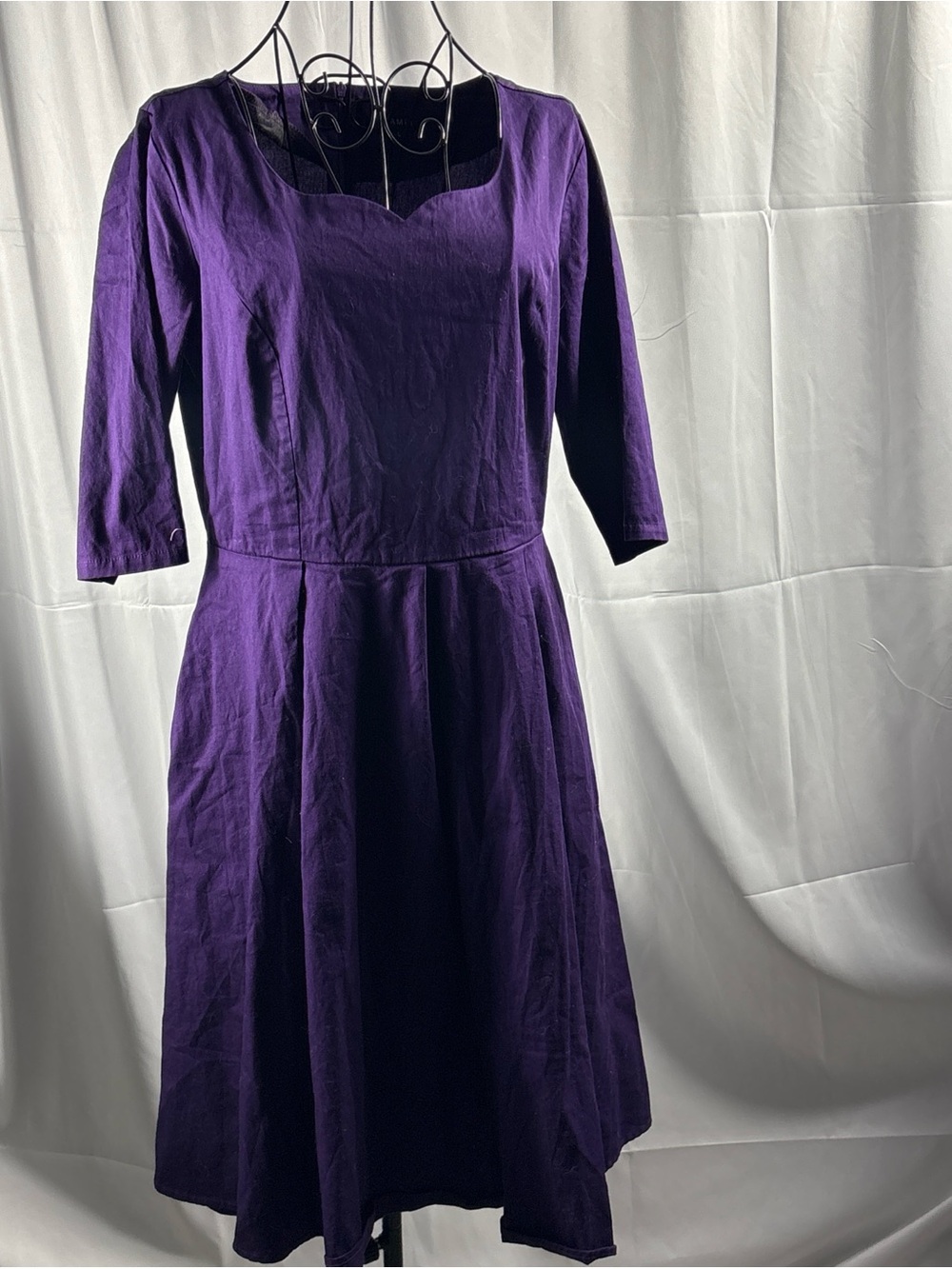 Vintage Women's Purple Midi Fit-and-Flare Dress with Sweetheart Neckline